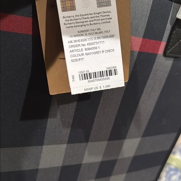 Men’s or Women’s Burberry Navy/Grey Checkered Tote/Messenger Bag! Brand NewW bag